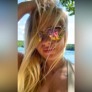 Meet your Posher, Madison